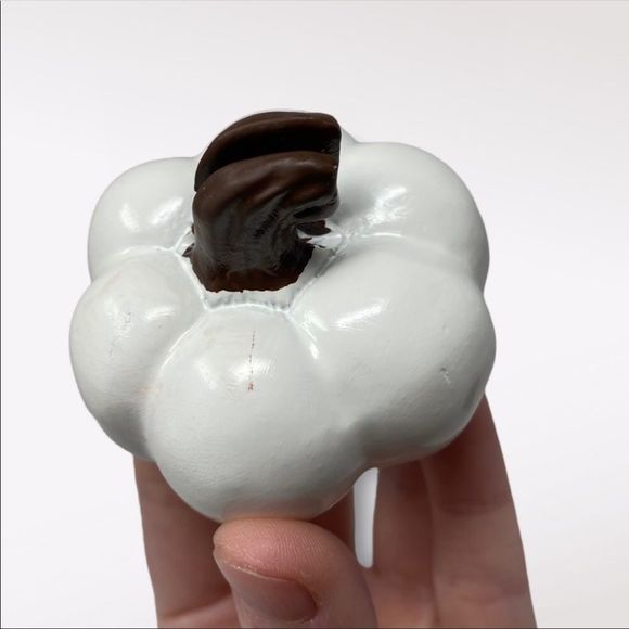 3/$15 CELEBRATE IT | Mini Pumpkin Place Card Holders (x2 boxes) - Picture 5 of 5